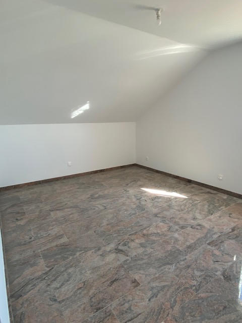 Maison - 175 m² - 7 pièces