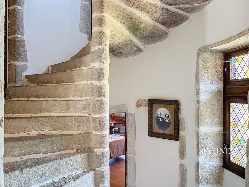 Château - 500 m² - 12 pièces