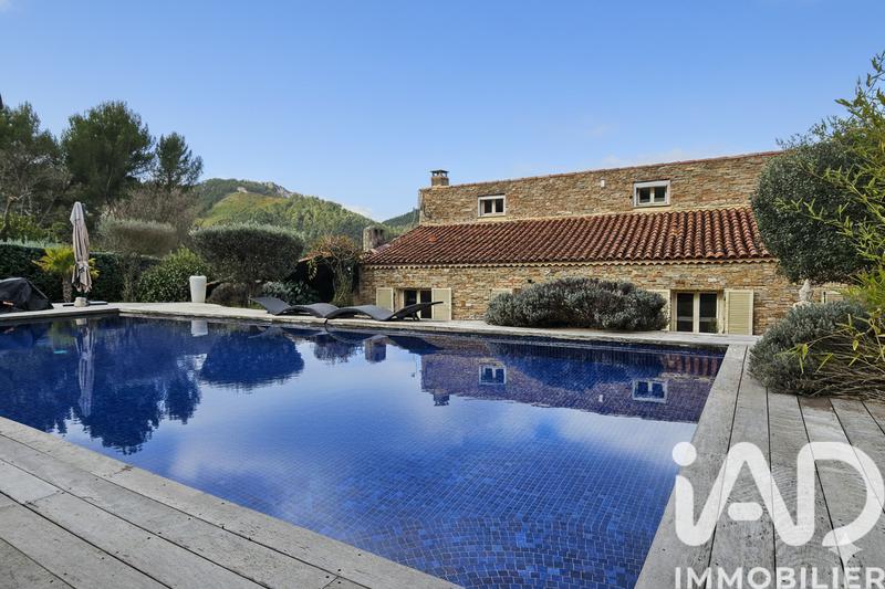 Maison - 200 m² - 5 pièces