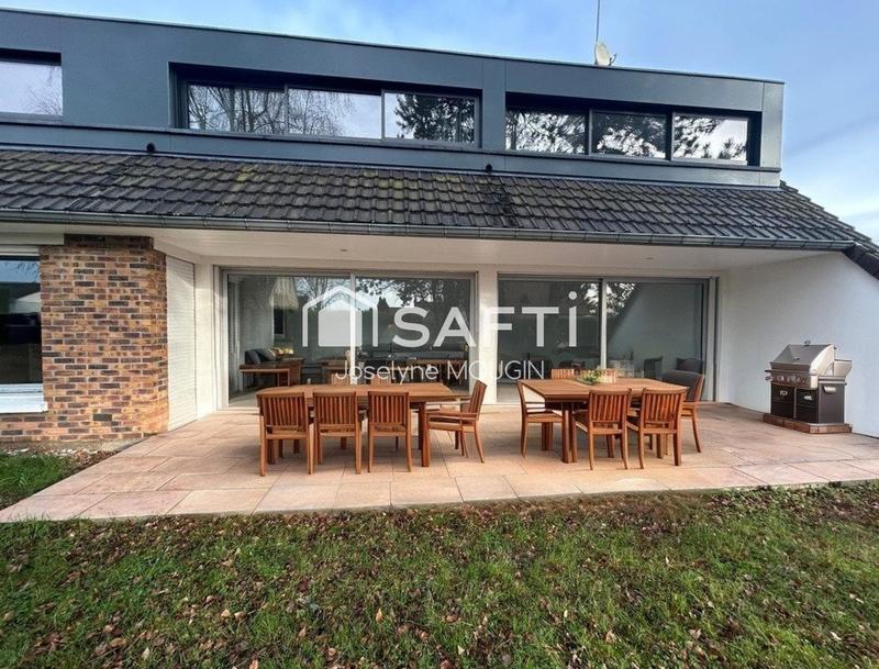 Maison - 181 m² - 7 pièces