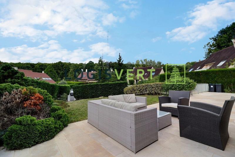 Maison - 198 m² - 8 pièces