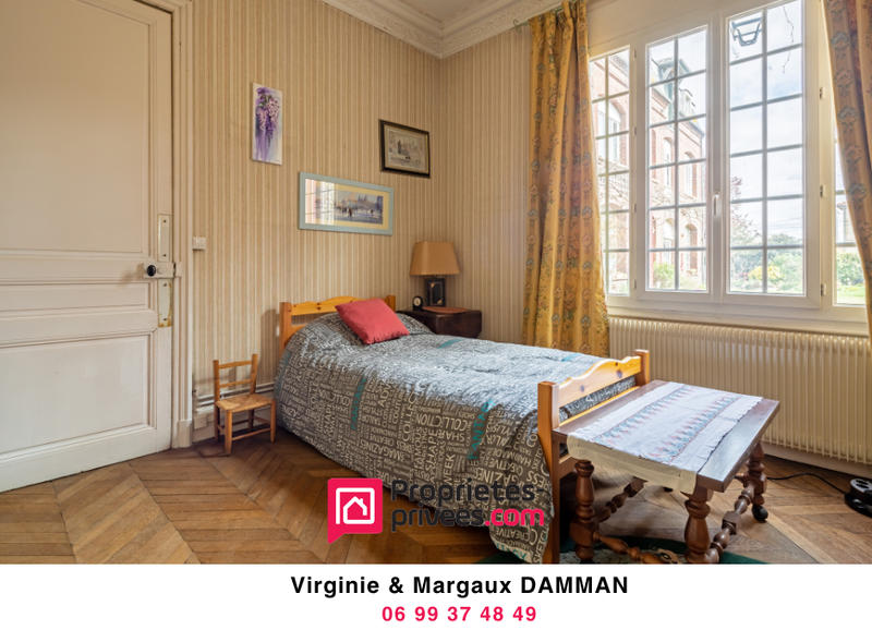 Maison - 326 m² - 15 pièces