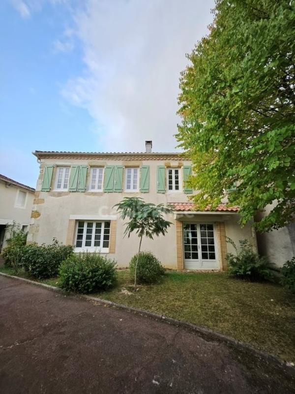 Maison - 210 m² - 5 pièces