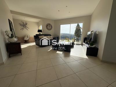 Maison - 158 m² - 5 pièces