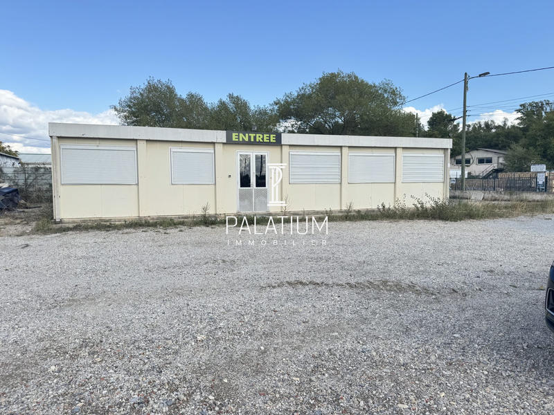 Entrepôt - 250 m²