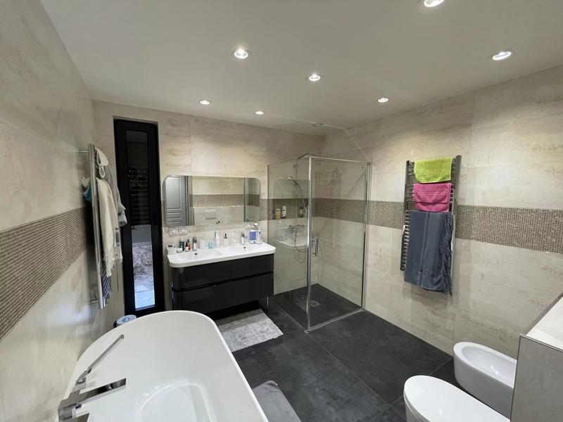 Villa - 185 m² - 6 pièces