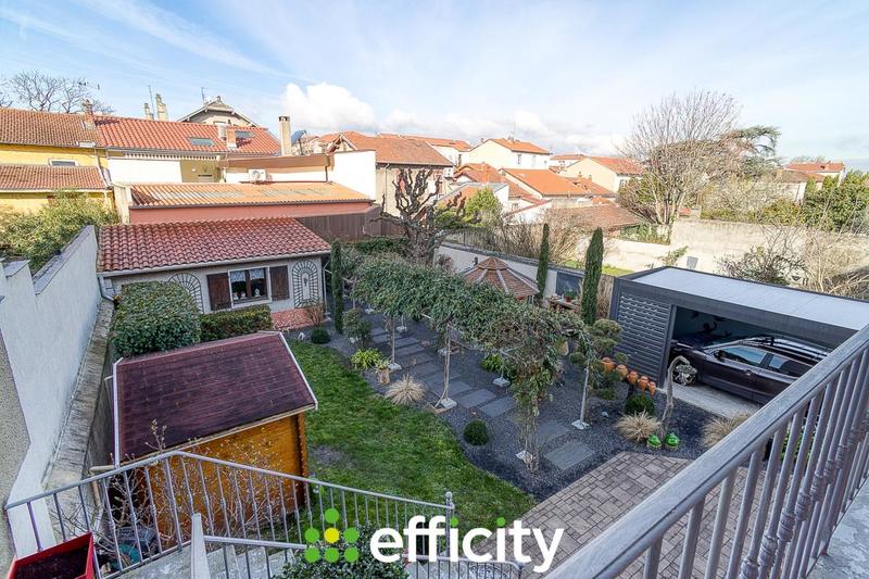 Maison - 193 m² - 8 pièces