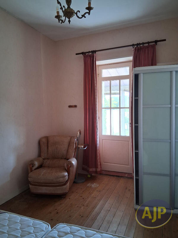 Maison - 150 m² - 7 pièces