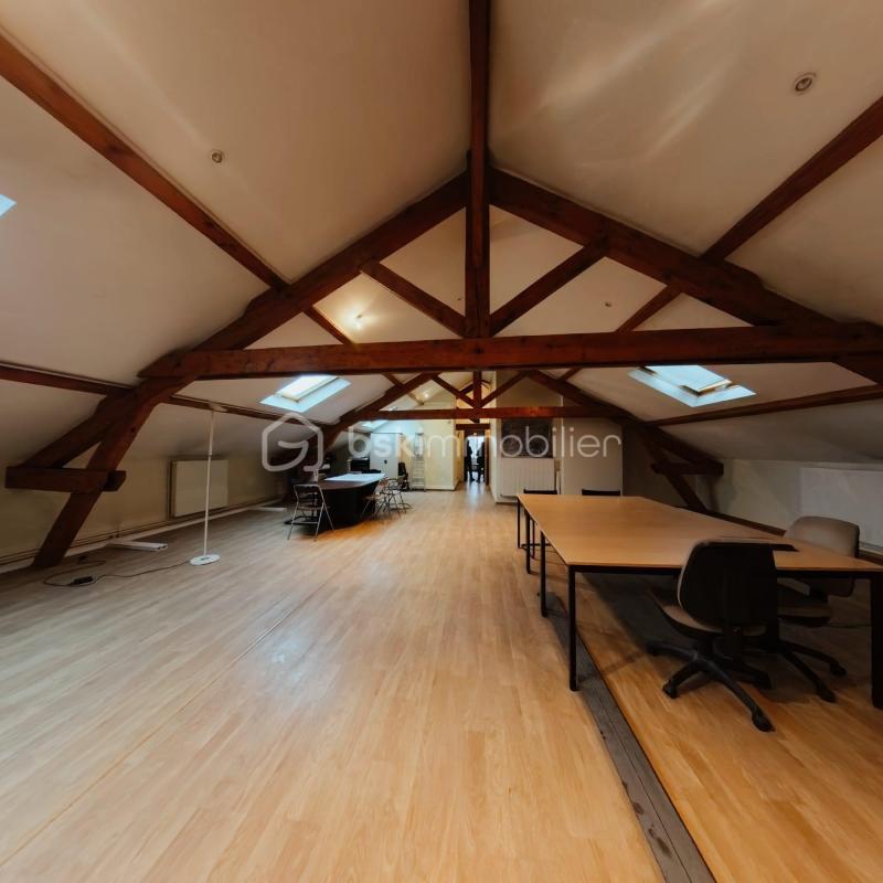 Immeuble - 1 665 m² - 33 pièces