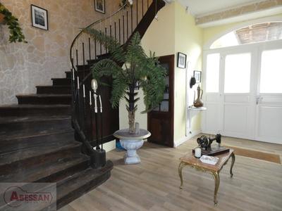 Maison - 497 m² - 19 pièces