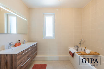 Appartement - 96 m² - 5 pièces