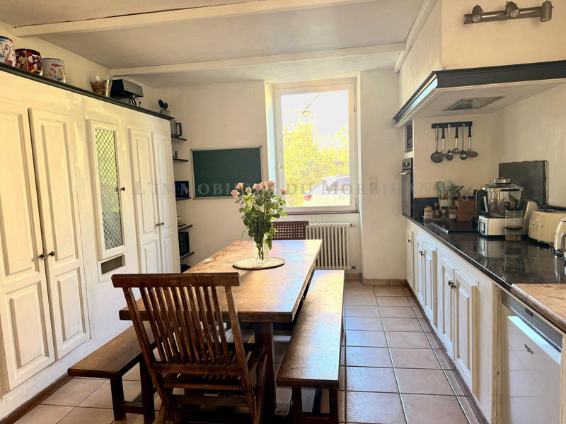 Maison - 229 m² - 9 pièces