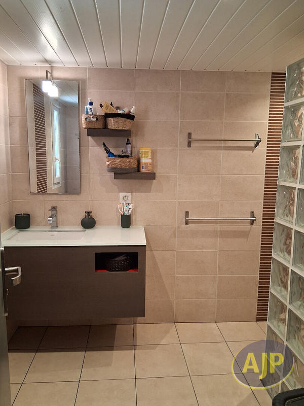 Maison - 135 m² - 6 pièces