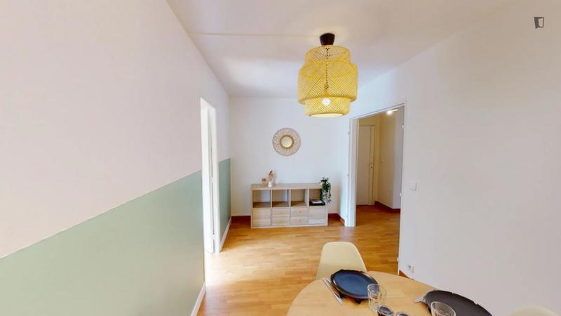 Chambre - 11 m² - 4 pièces