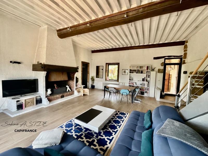 Maison - 259 m² - 9 pièces