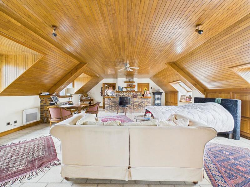 Propriété - 323 m² - 13 pièces