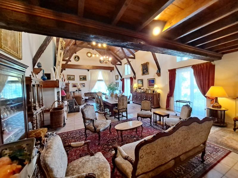 Maison - 406 m² - 9 pièces