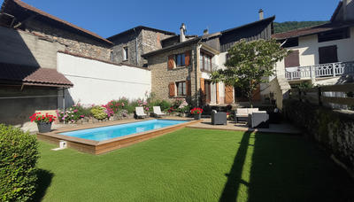 Maison - 228 m² - 7 pièces