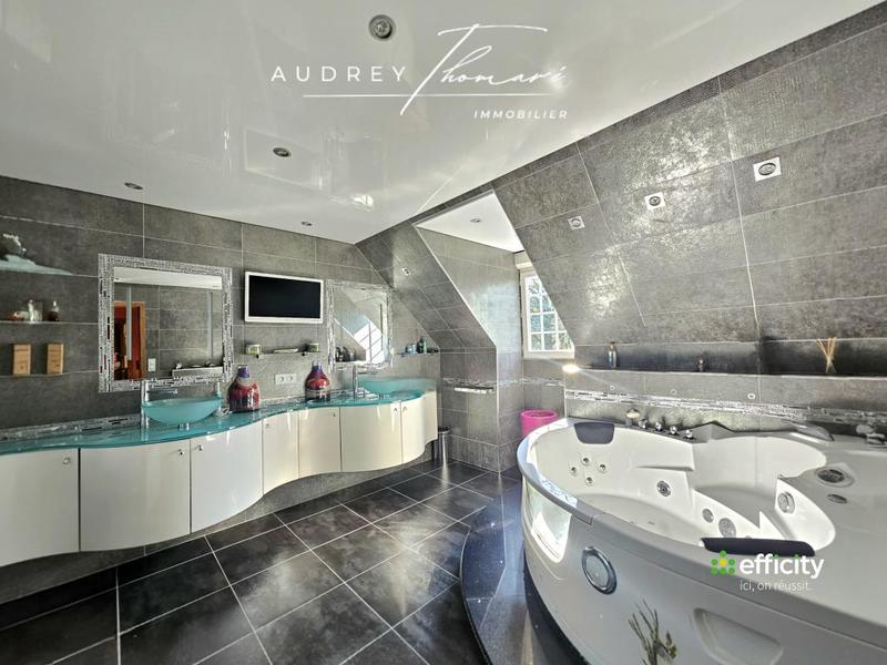 Maison - 150 m² - 6 pièces