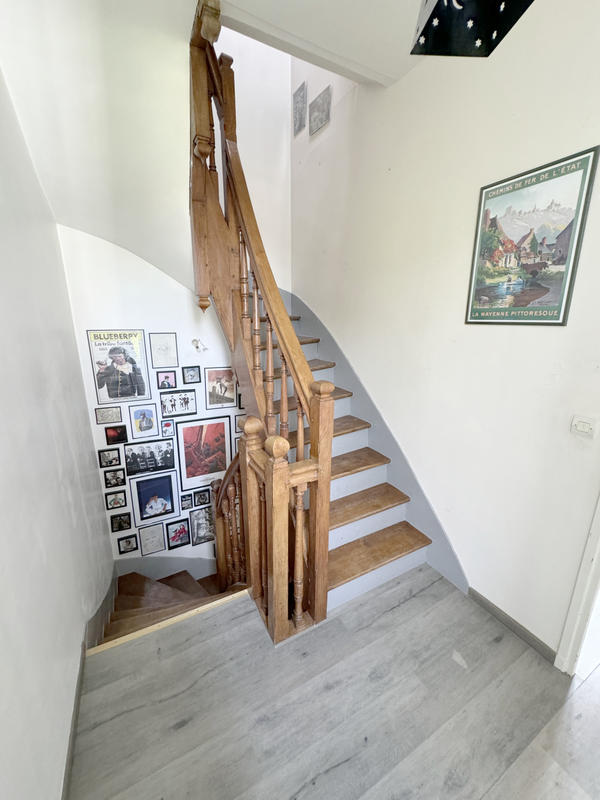 Maison - 209 m² - 8 pièces