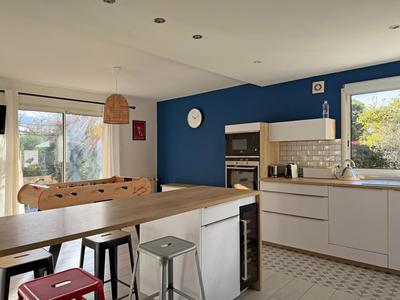 Maison - 200 m² - 7 pièces