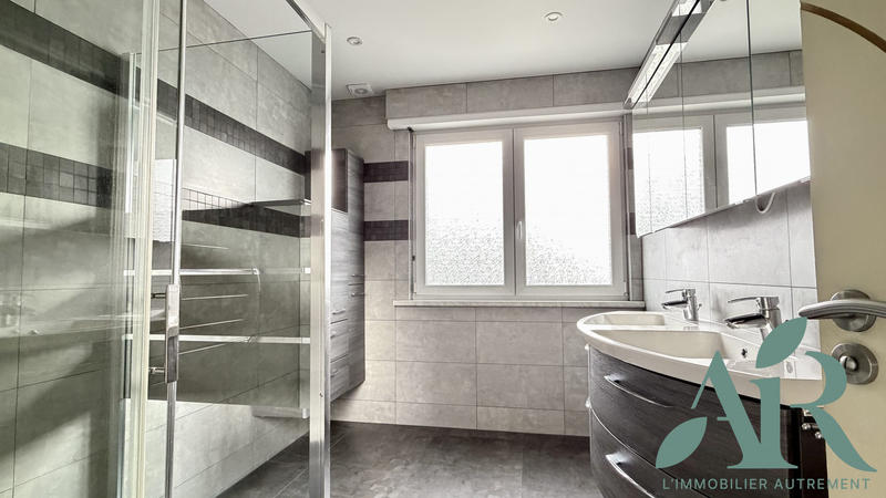 Maison - 121 m² - 5 pièces