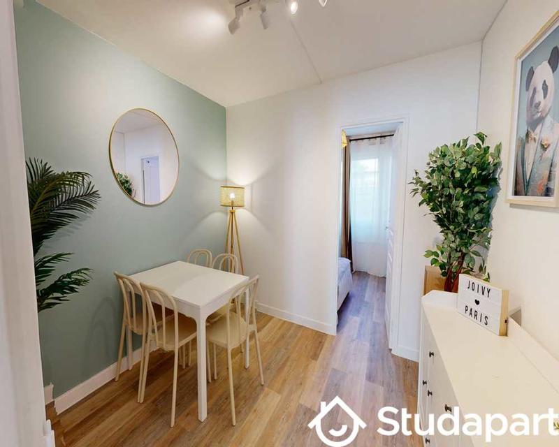 Chambre - 100 m² - 1 pièce