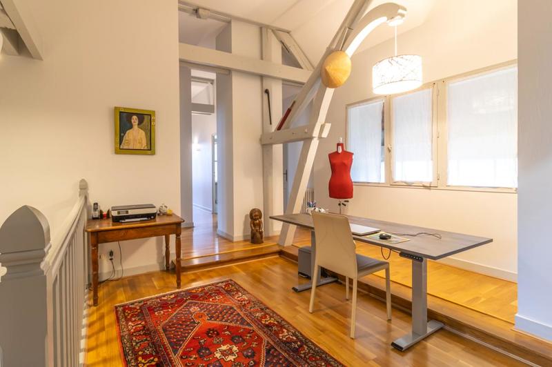 Maison - 233 m² - 9 pièces