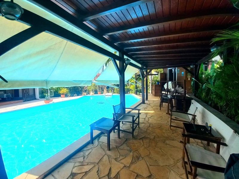 Villa - 238 m² - 9 pièces