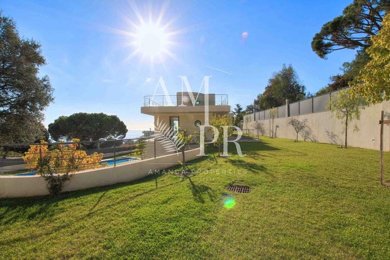 Villa - 300 m² - 8 pièces