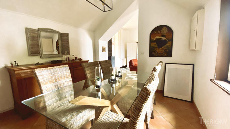 Maison - 184 m² - 8 pièces