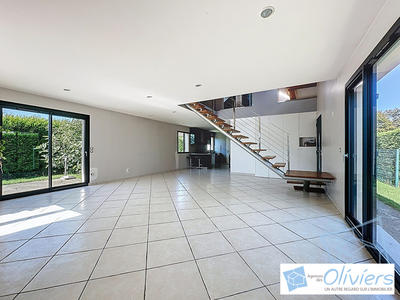 Maison - 133 m² - 6 pièces