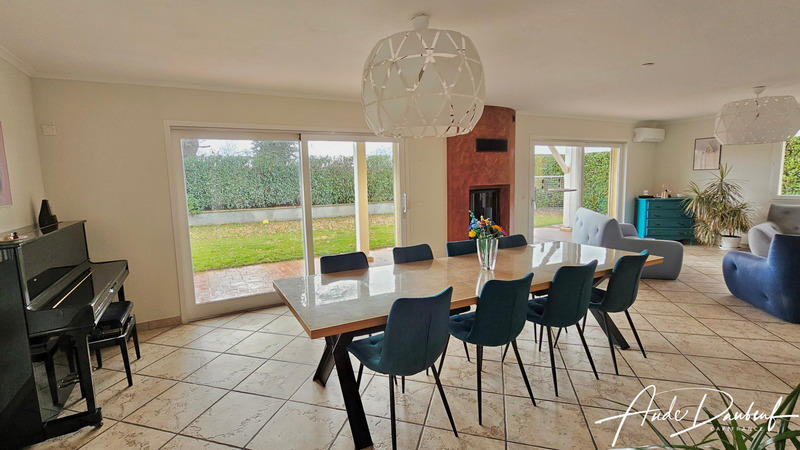 Maison - 215 m² - 6 pièces
