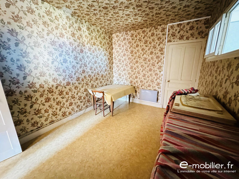 Maison - 220 m² - 8 pièces