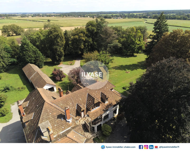 Propriété - 1 200 m² - 32 pièces