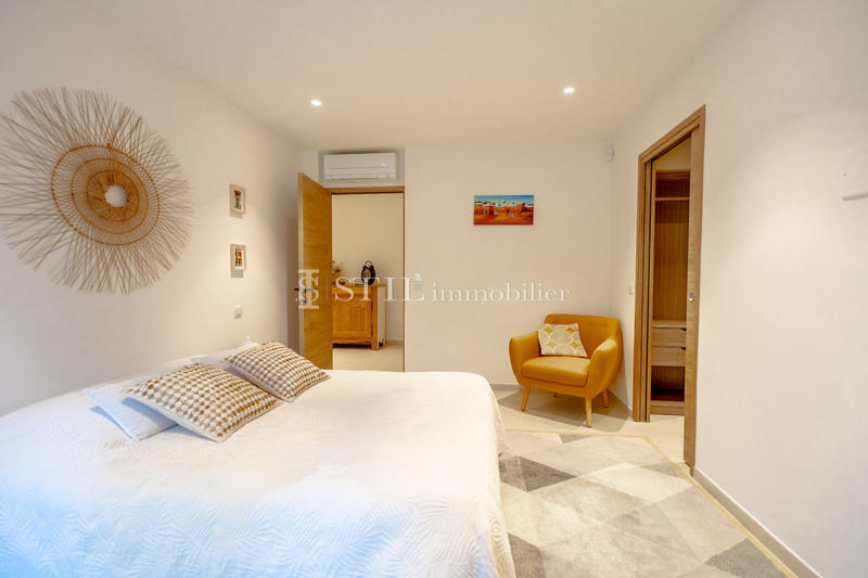 Villa - 265 m² - 6 pièces