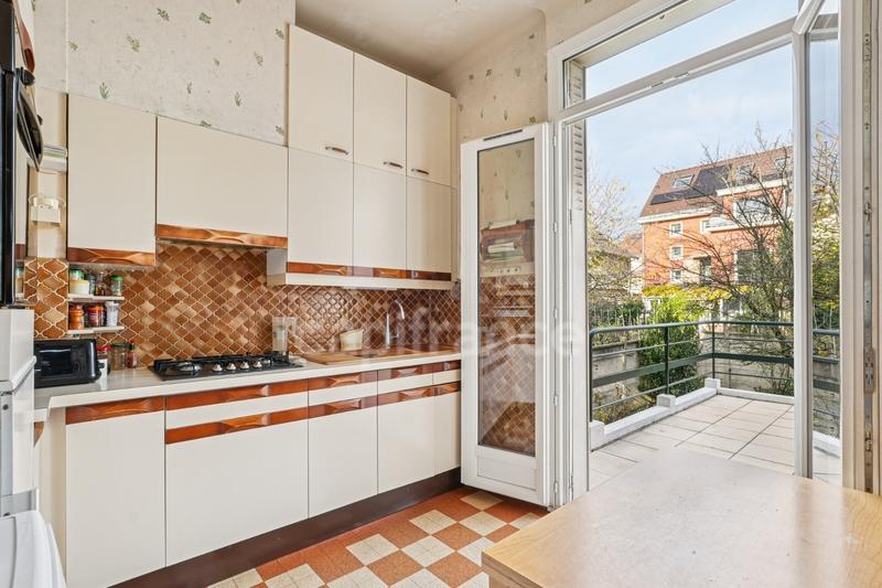 Maison - 188 m² - 9 pièces