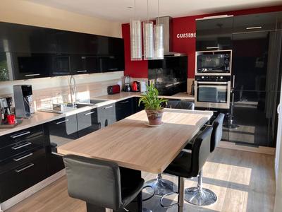 Maison - 170 m² - 9 pièces