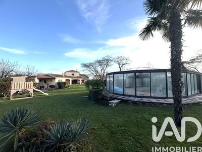 Maison de maîtres - 360 m² - 8 pièces