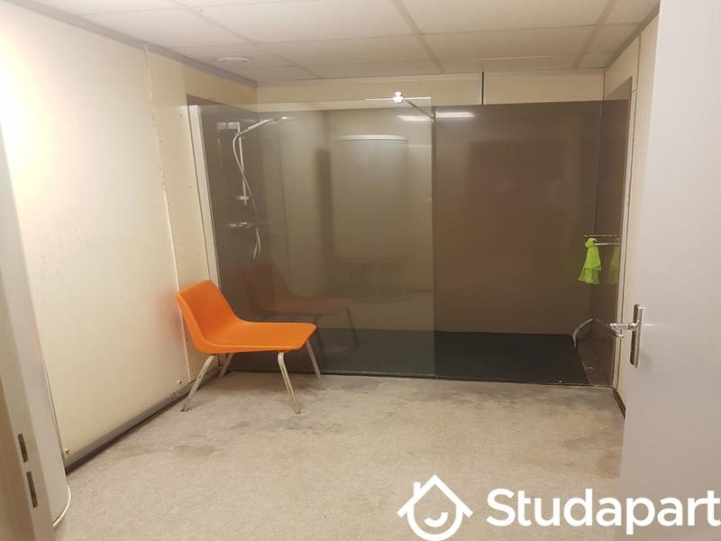 Chambre - 13 m² - 1 pièce