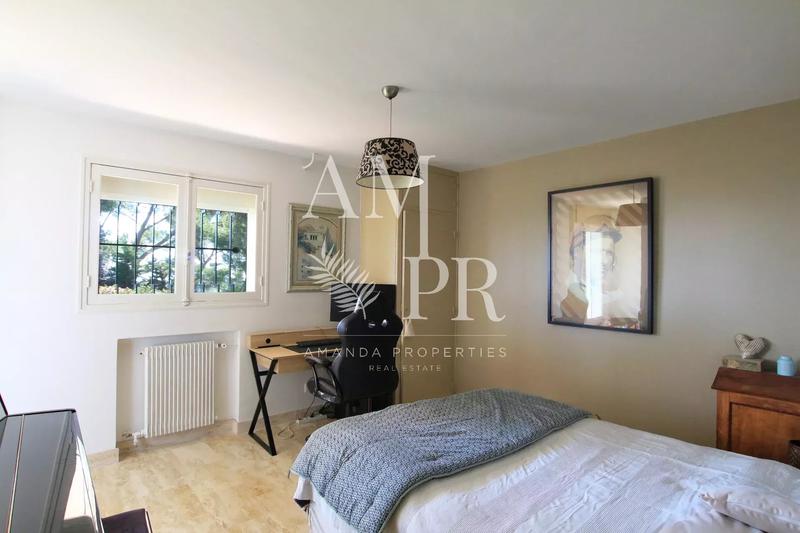 Villa - 236 m² - 7 pièces