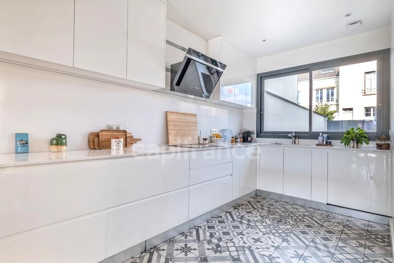 Maison - 215 m² - 6 pièces