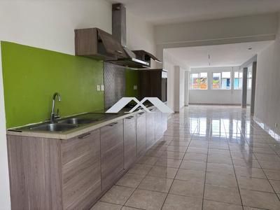 Appartement - 100 m² - 5 pièces