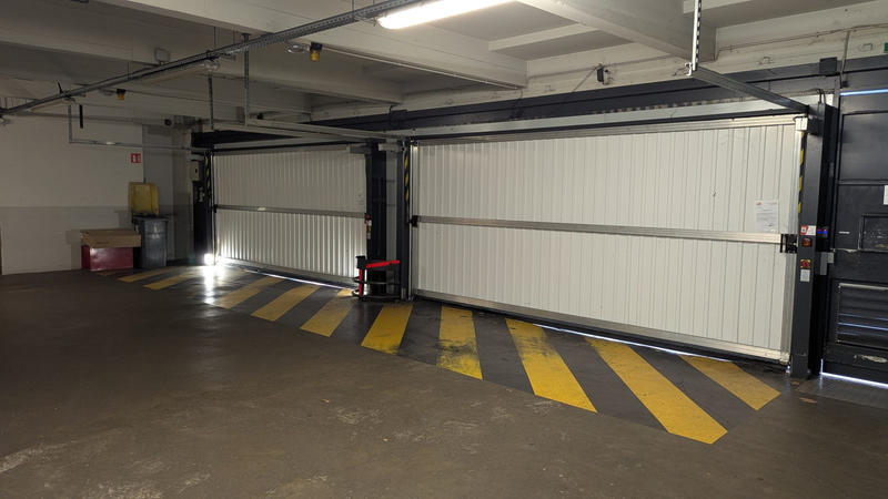 Parking / Garage - 1 m²
