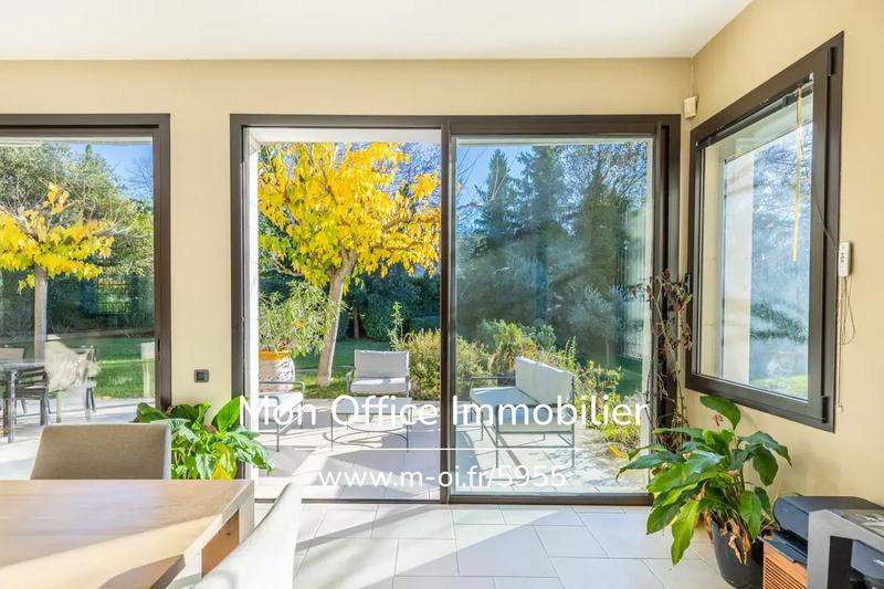 Maison - 260 m² - 6 pièces