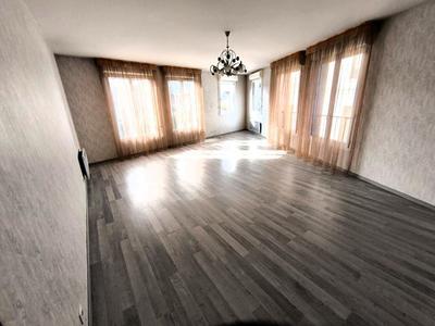 Appartement - 97 m² - 4 pièces