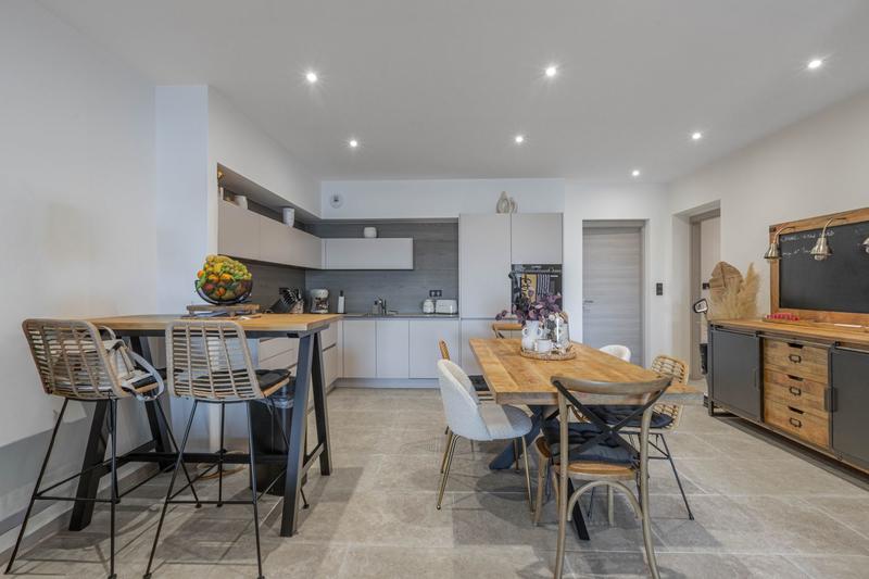 Appartement - 80 m² - 3 pièces