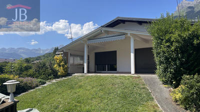 Maison - 233 m² - 9 pièces