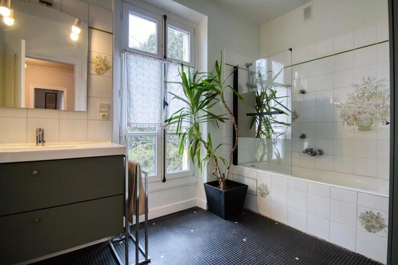 Maison - 220 m² - 11 pièces