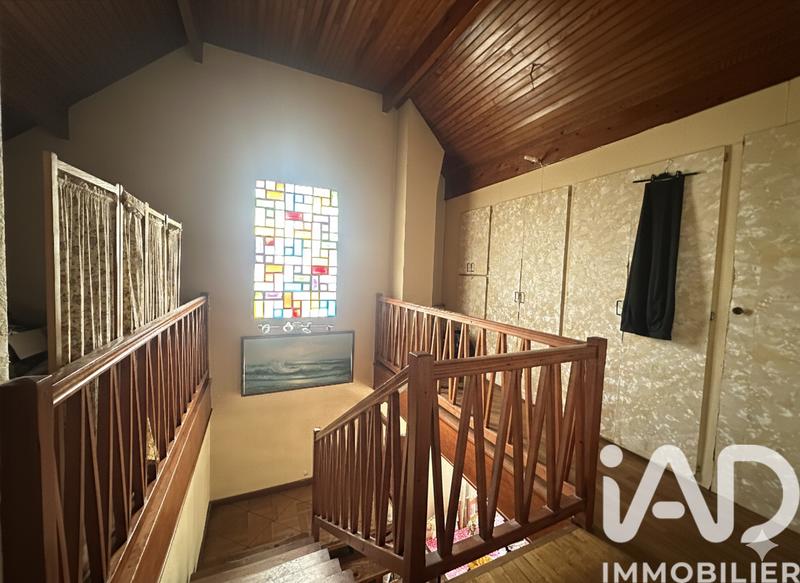 Maison - 182 m² - 9 pièces